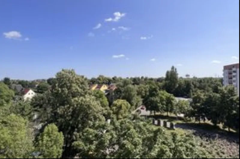 Vermiete schöne 3 Zimmerwohnung mit großem Balkon — photo 1